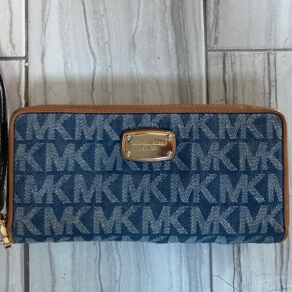 Michael Kors Wallet/Clutch